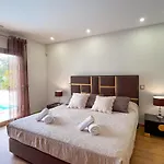 别墅 Luxury 4-suite Villa, Pool, Jacuzzi, Games