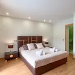 Luxury 4-suite Villa, Pool, Jacuzzi, Games 别墅 阿尔布费拉