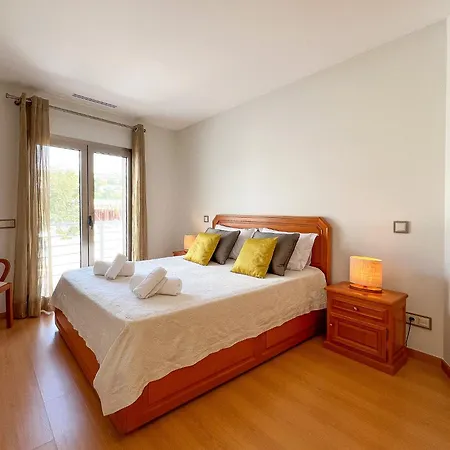 Luxury 4-suite Villa, Pool, Jacuzzi, Games * Albufeira
