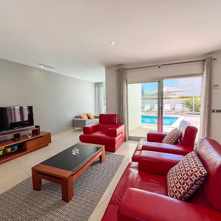 Вилла Luxury Villa, Private Heated Pool, Jacuzzi, Hammam *