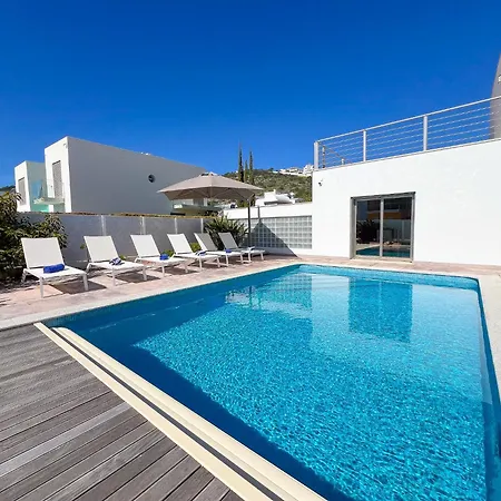 Luxury 4-suite Villa, Pool, Jacuzzi, Games Albufeira