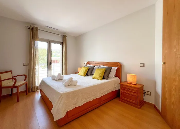 Luxury 4-suite Villa, Pool, Jacuzzi, Games * 阿尔布费拉