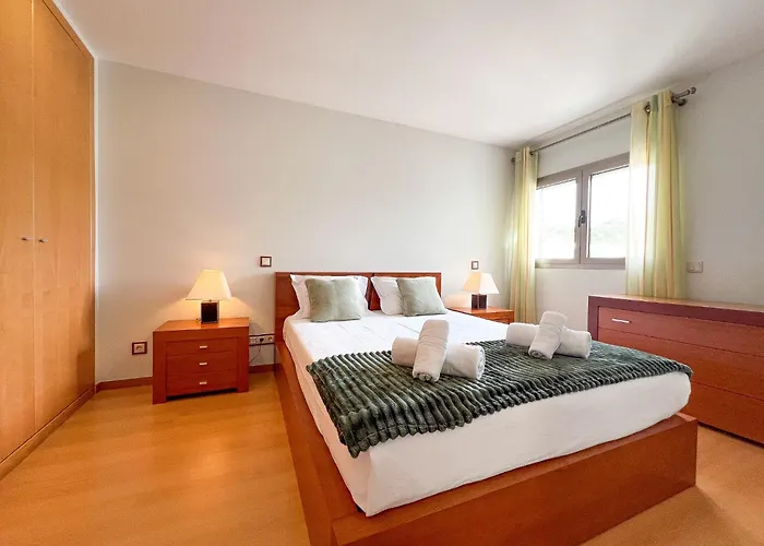 Luxury 4-suite Villa, Pool, Jacuzzi, Games 别墅 阿尔布费拉