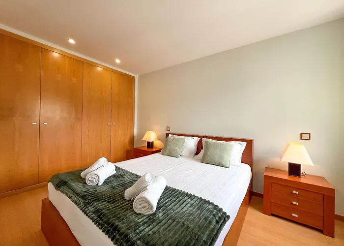 Luxury 4-suite Villa, Pool, Jacuzzi, Games *