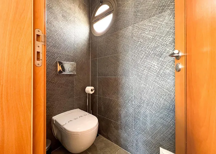 Luxury 4-suite Villa, Pool, Jacuzzi, Games 别墅