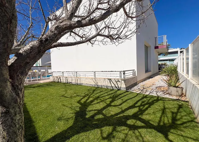 Luxury 4-suite Villa, Pool, Jacuzzi, Games 别墅