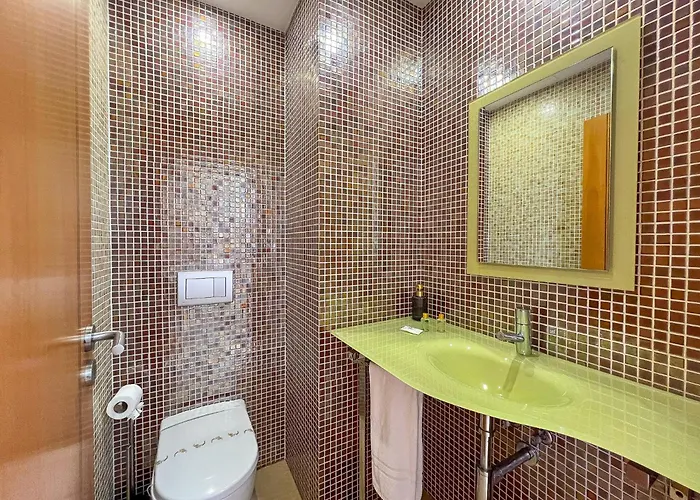 Luxury 4-suite Villa, Pool, Jacuzzi, Games 别墅 阿尔布费拉