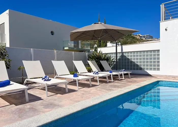 别墅 Luxury 4-suite Villa, Pool, Jacuzzi, Games