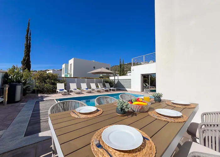 别墅 Luxury 4-suite Villa, Pool, Jacuzzi, Games 阿尔布费拉