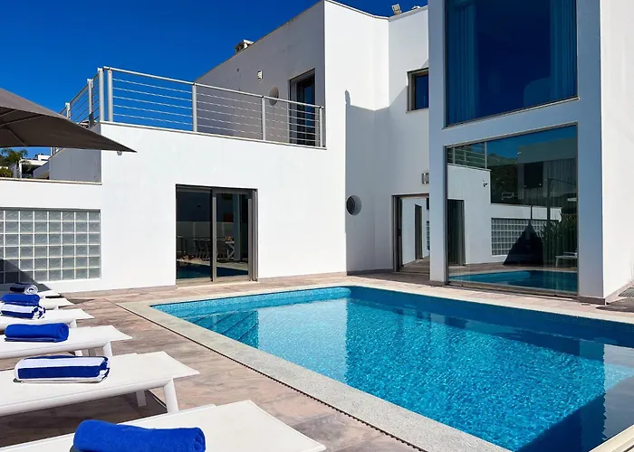 别墅 Luxury 4-suite Villa, Pool, Jacuzzi, Games