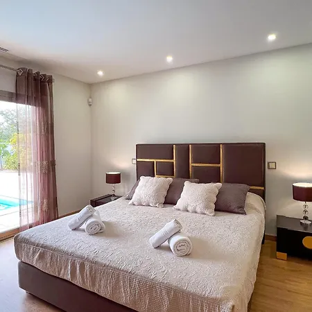 Villa Luxury 4-suite Villa, Pool, Jacuzzi, Games
