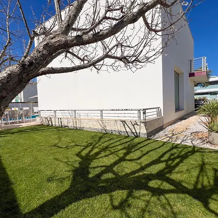 Luxury 4-suite Villa, Pool, Jacuzzi, Games Villa