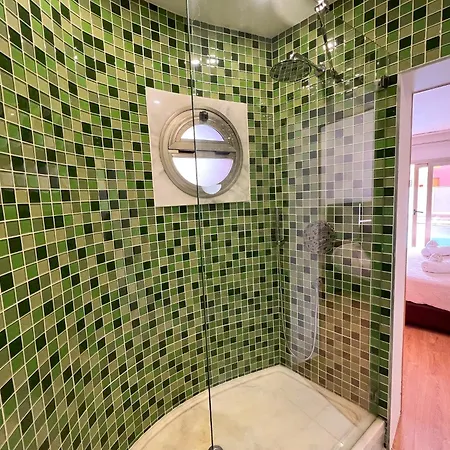 וילה Luxury 4-suite Villa, Pool, Jacuzzi, Games אלבופיירה